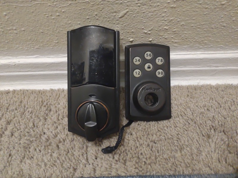 Kwikset SmartCode 888 Touchpad Electronic Deadbolt For Parts Only gallery