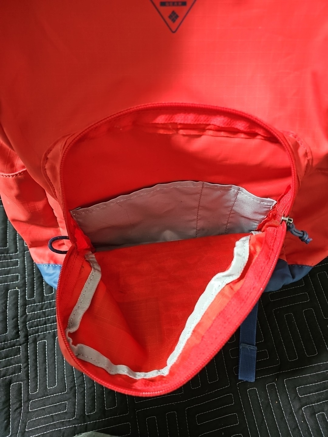Columbia PFG Zigzag 22L Backpack Red/Blue 2