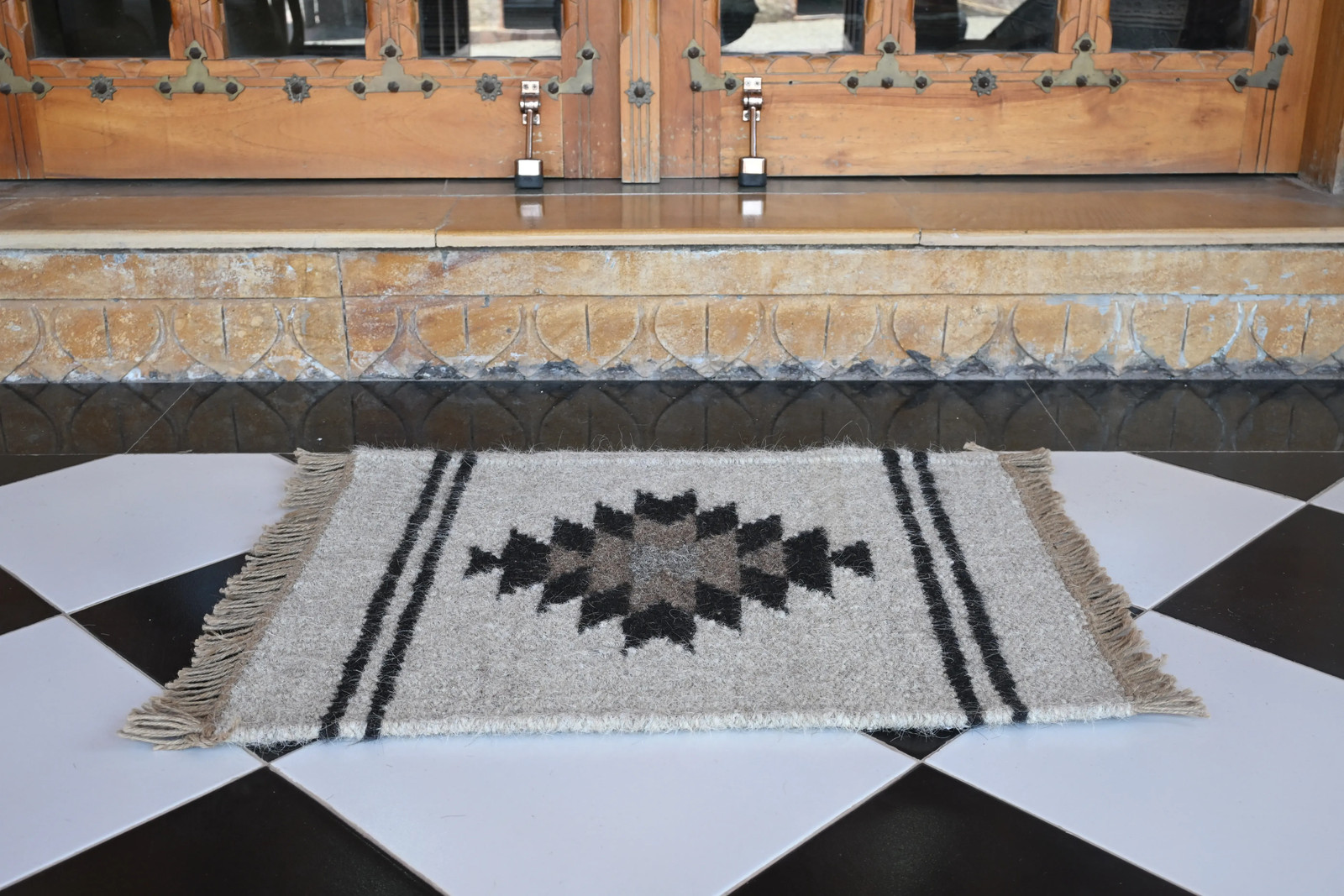 Rugmoda Cotton Grey & Black Diamond Geometric 1.5x2 ft Entryway Doormat Rug gallery
