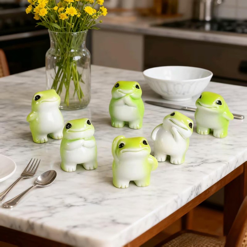 Mini Resin Frogs Figurines Tiny Animals Resin Figures 6 Pcs gallery