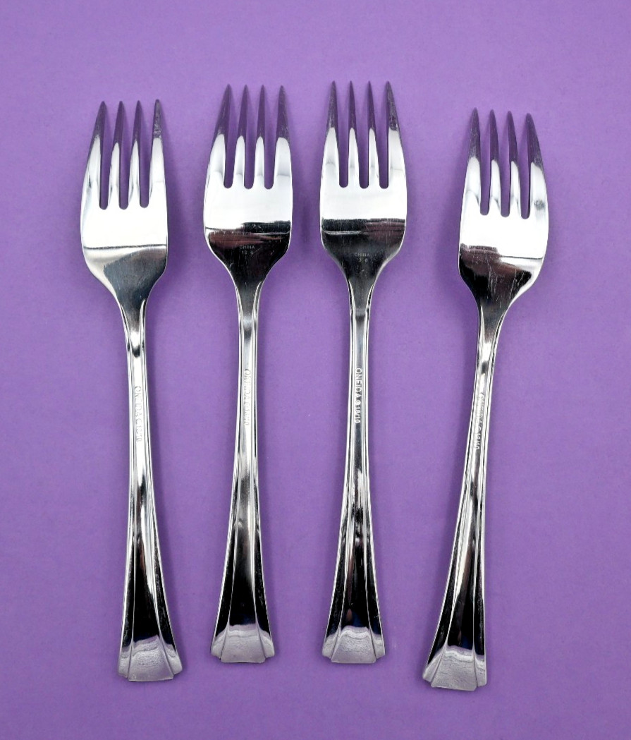 4 Dinner Forks Bordeaux Stainless steel Oneida 18/10 Flatware Glossy gallery