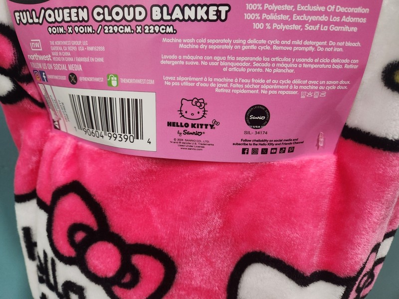 HELLO KITTY FULL QUEEN CLOUD BLANKET NWT PINK PRIDE SANRIO NORTHWEST 90IN X 90IN gallery