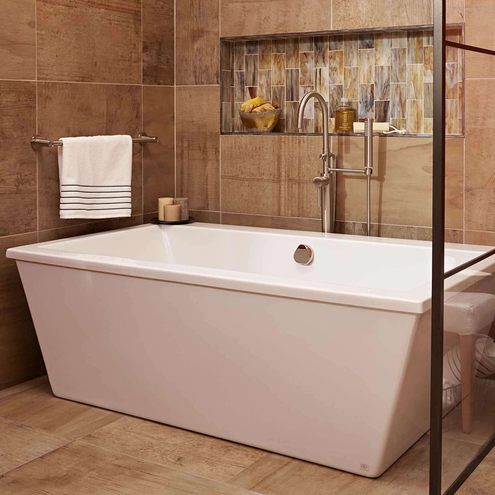 DVX CONTEMPORARY FLOOR MOUNT BATHTUB FAUCET New Model: D35901971.100 gallery