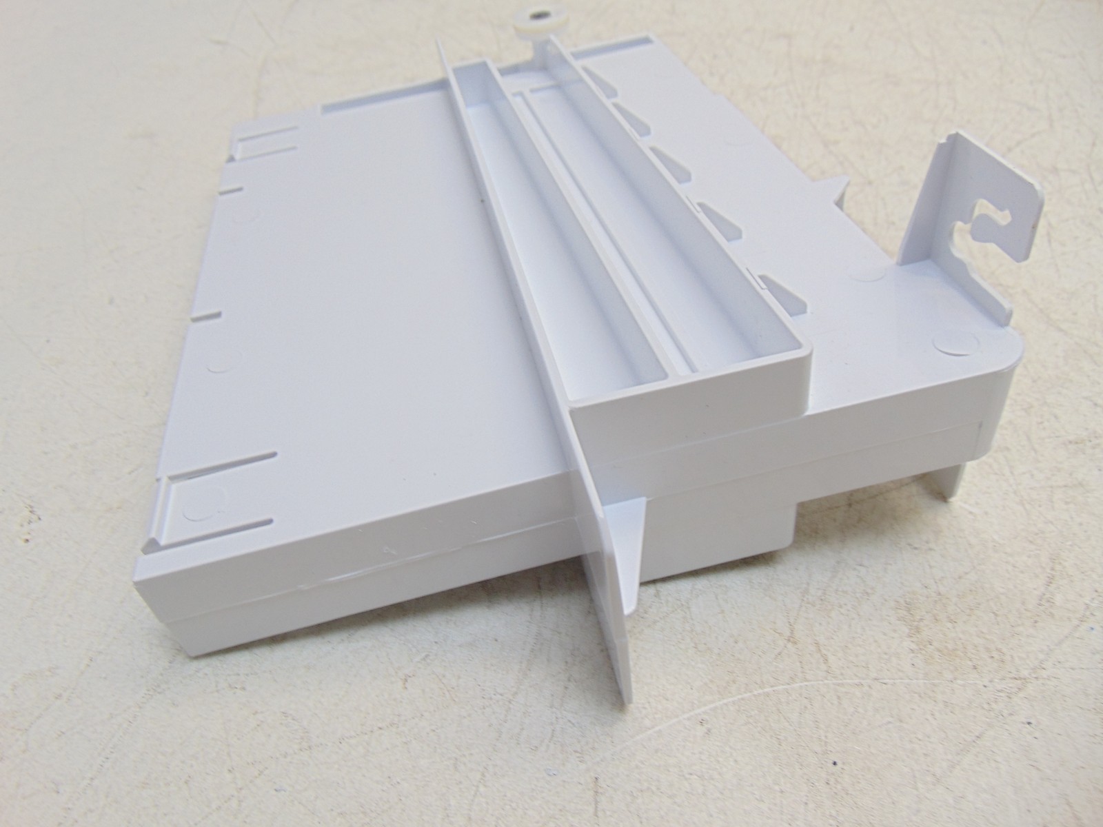 Frigidaire Refrigerator GRMC2273CF02 Crisper Divider gallery