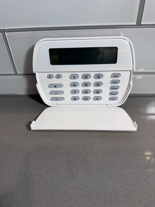 DSC PK5500 Keypad (Tested) gallery