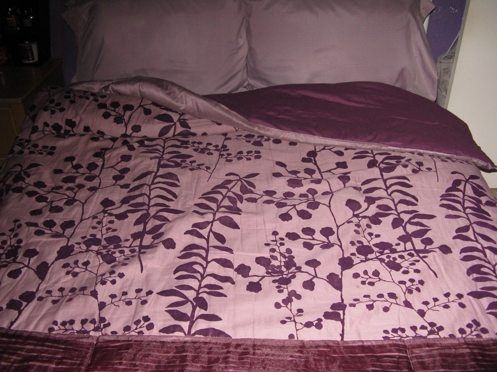 Authentic Twilight Bella Swan “Purples Cool” Twin Comforter + 1 Pillow Sham