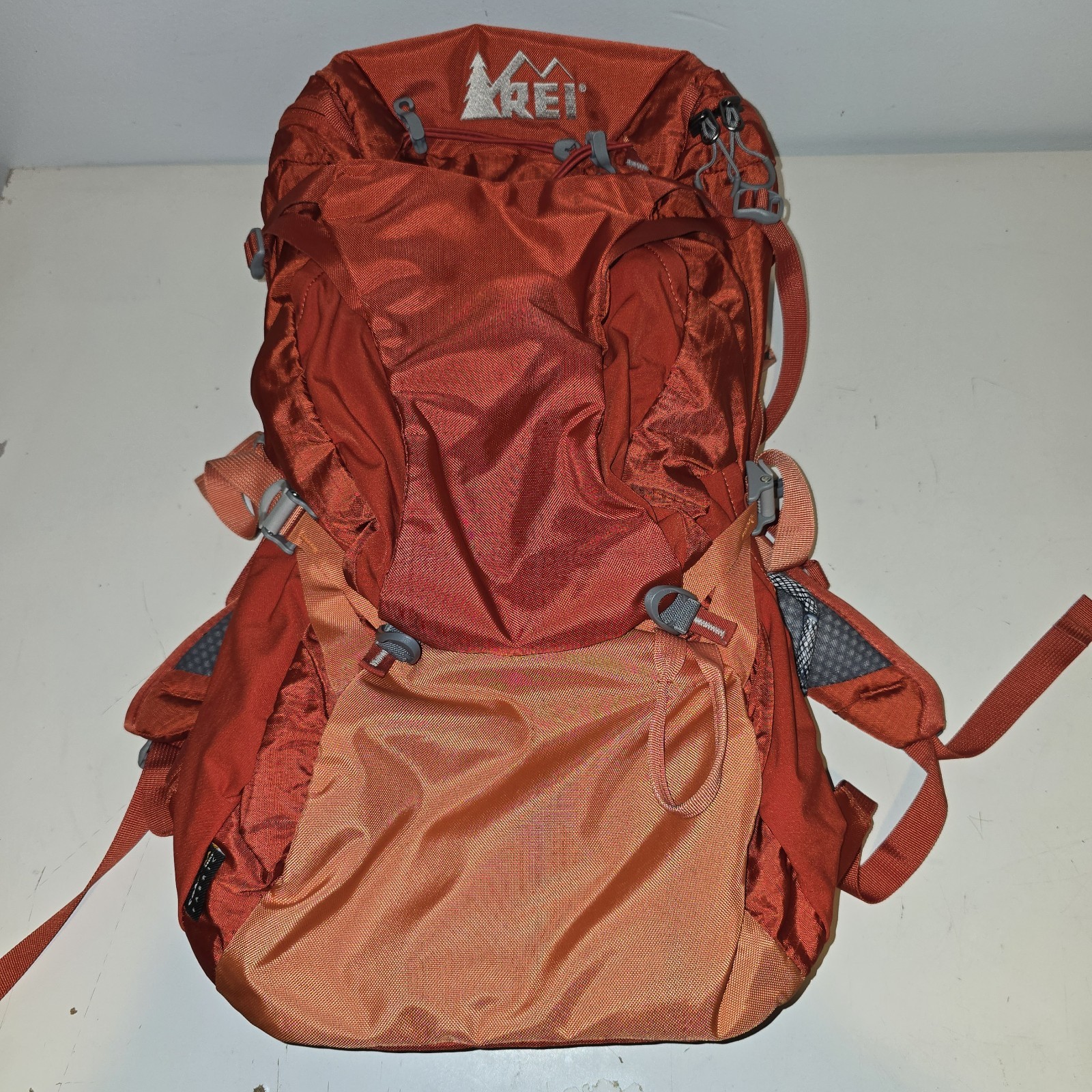 REI Traverse 28 Hiking Backpack Red  Woman’s Small