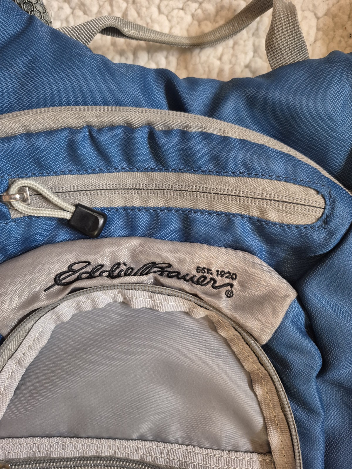 Eddie Bauer Large Capacity Dayhike Backpack 12 Compartment W/ Bladder Storage 3