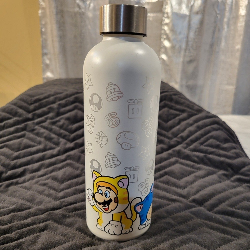 ⭐️Super Mario 3D World Limited Edition Collectible Aluminum Water Bottle Luigi⭐️ gallery