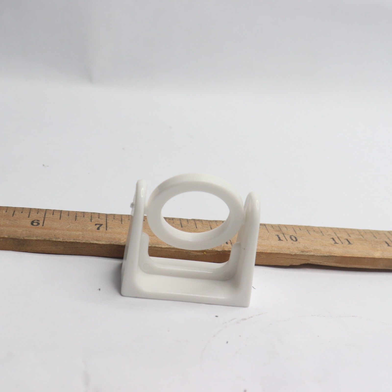 (3-Pk) Rotating Ring Hooks For Home Plastic White 1.97" x 1.18" x 1.57" gallery