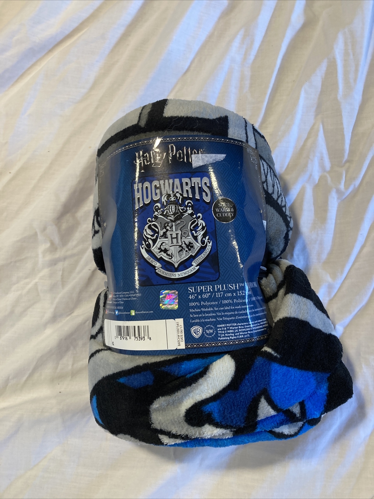 Harry Potter Super Plush Throw Blanket Hogwarts 46 x 60 117 cm x 152 cm gallery