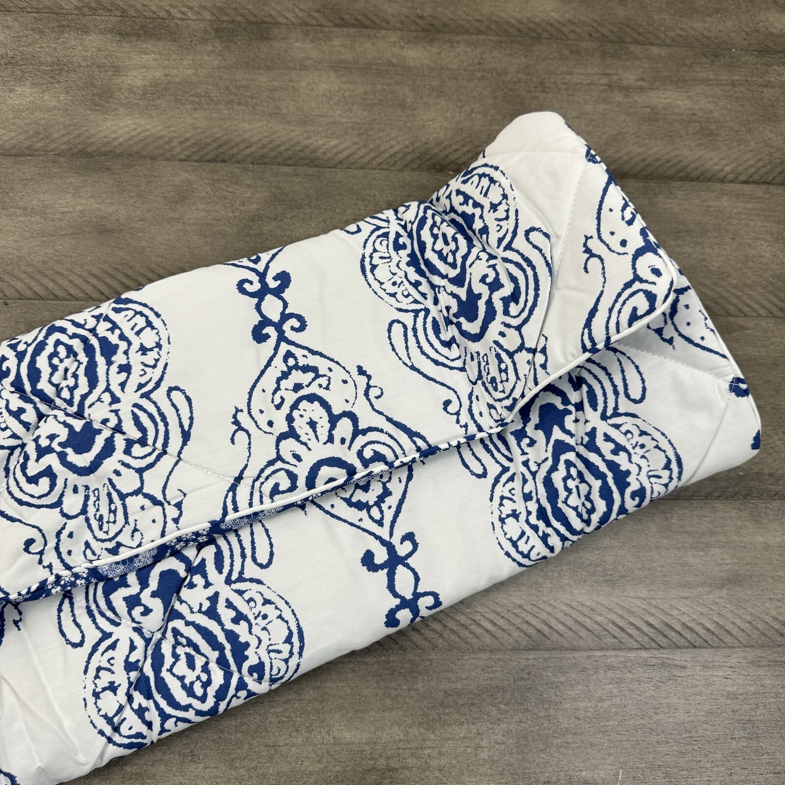 Pottery Barn White Blue Dessi Organic Cotton King Pillow Comforter (1) Sham NWOT gallery