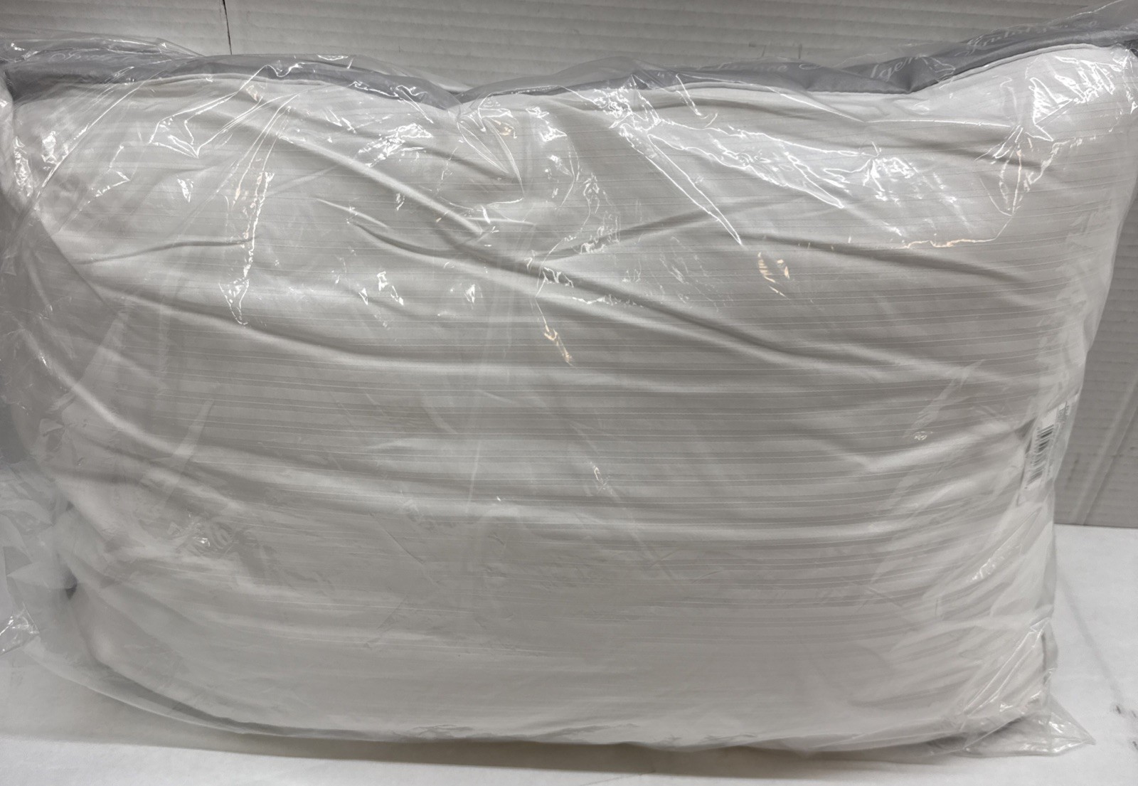 Isotonic Indulgence Synthetic Down Pillow | Side Sleeper (Standard/Queen) New gallery
