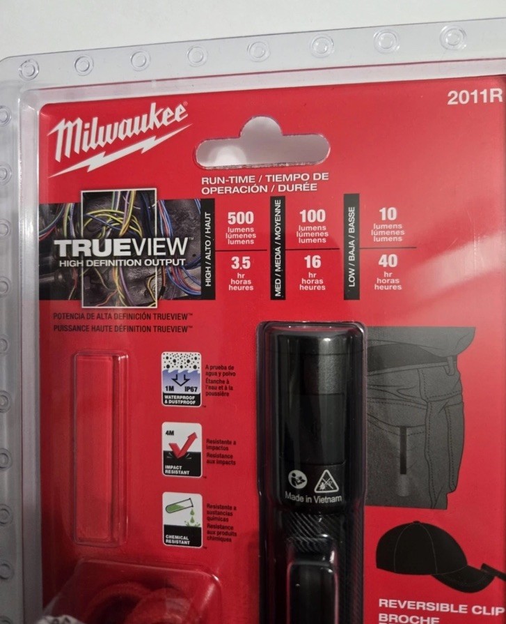 Milwaukee 2011R Rechargeable 500L Everyday Carry Flashlight with Magnet - Black gallery