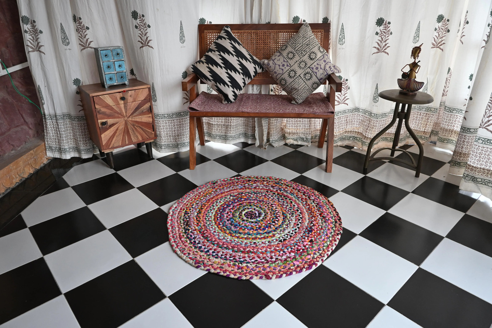 Rugmoda Jute Multicolor Braided 3x3 ft Round Living Room Area Rug gallery