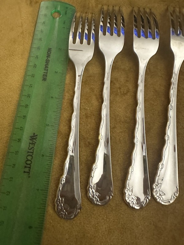 (4) DINNER FORKS Oneida Community GOLDEN BELLE ROSE Stainless Flatware gallery