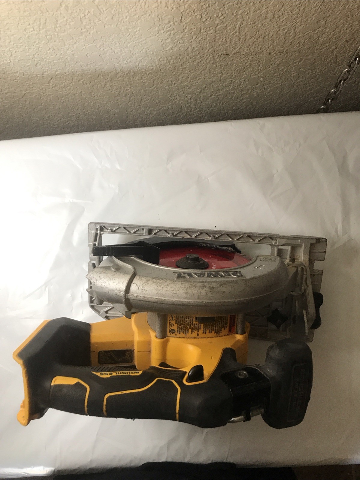 DEWALT 20V MAX Circular Saw, 6-1/2-Inch Blade, 460 MWO Engine, 0-50 Degree Bevel gallery