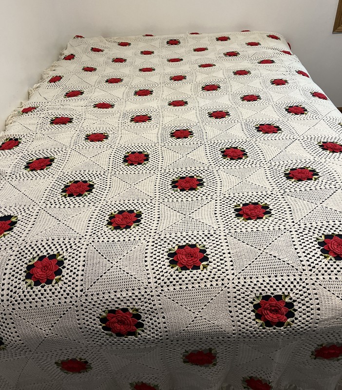 Handmade Cottage Core Granny Square Red Rose White Bedspread Afghan Throw 104x73 gallery