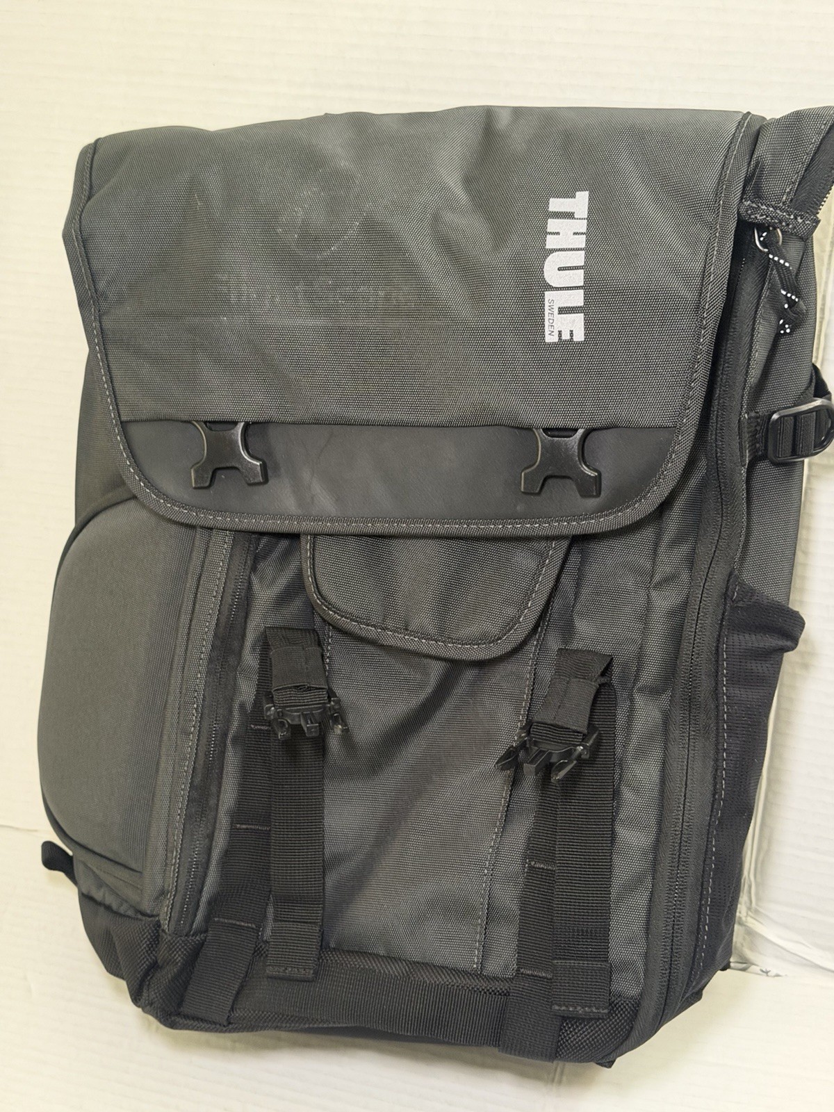 Thule Subterra Daypack 25L Dark Shadow Gray Black Backpack 3