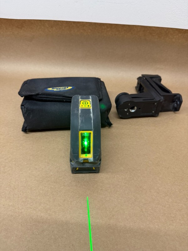 Spectra Laser Level LT20G Self Leveling Green Beam Cross line Laser Tool gallery
