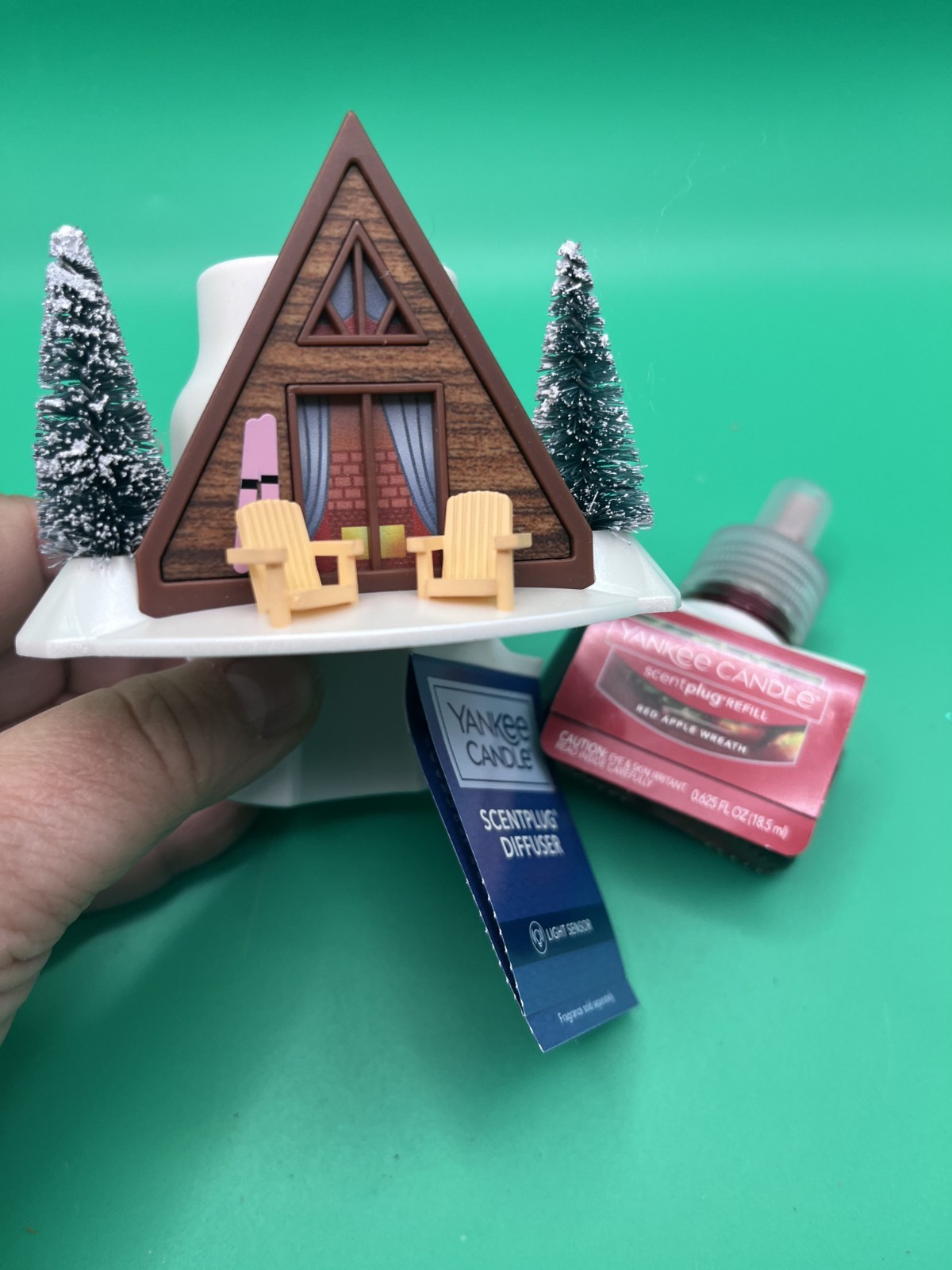 Yankee Candle A-Frame Home ScentPlug Diffuser w/Senor Light w/refill ~ NEW! gallery