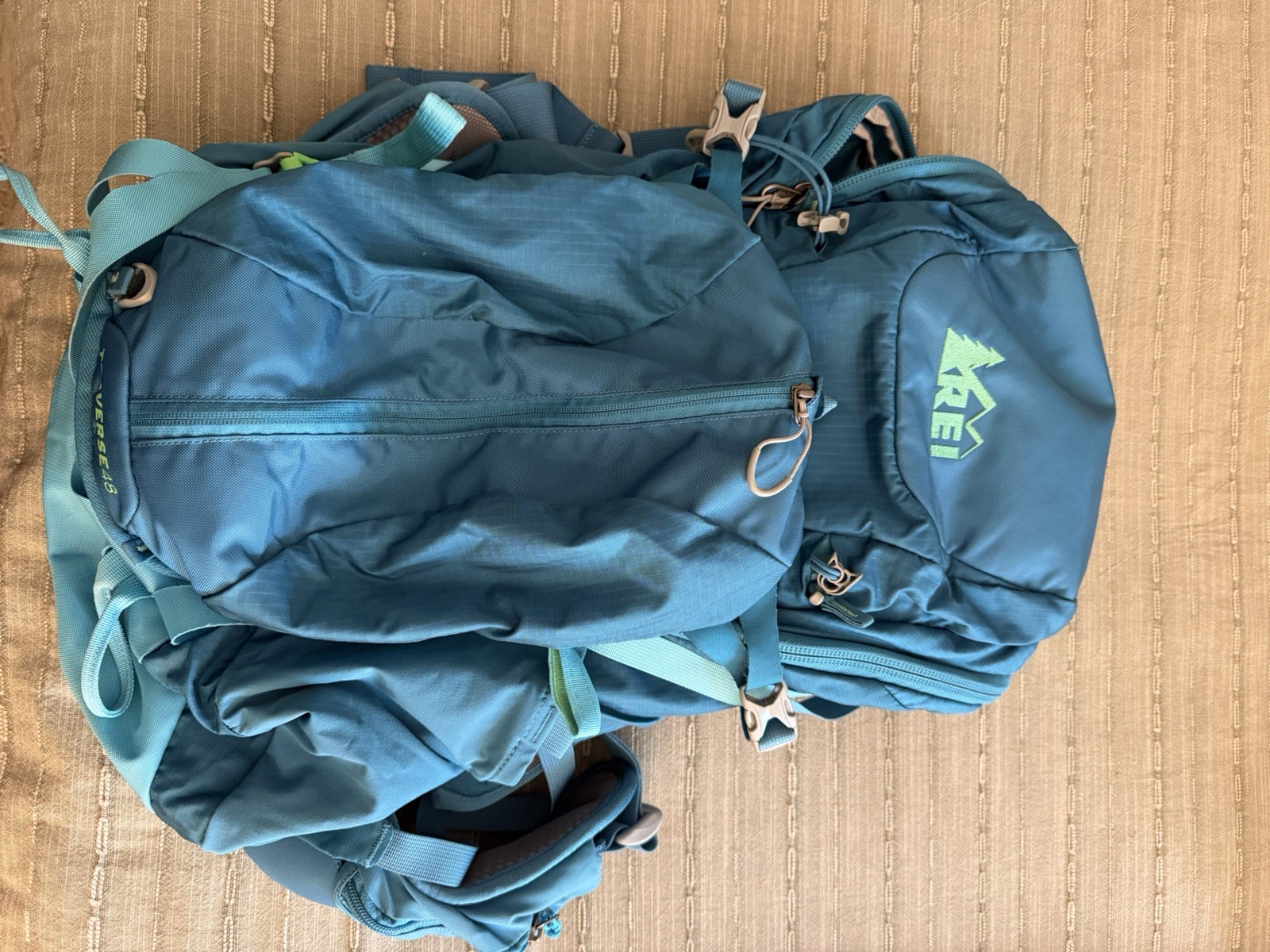 REI  Co-Op Traverse 48L Hiking Backpack with Internal Frame 3