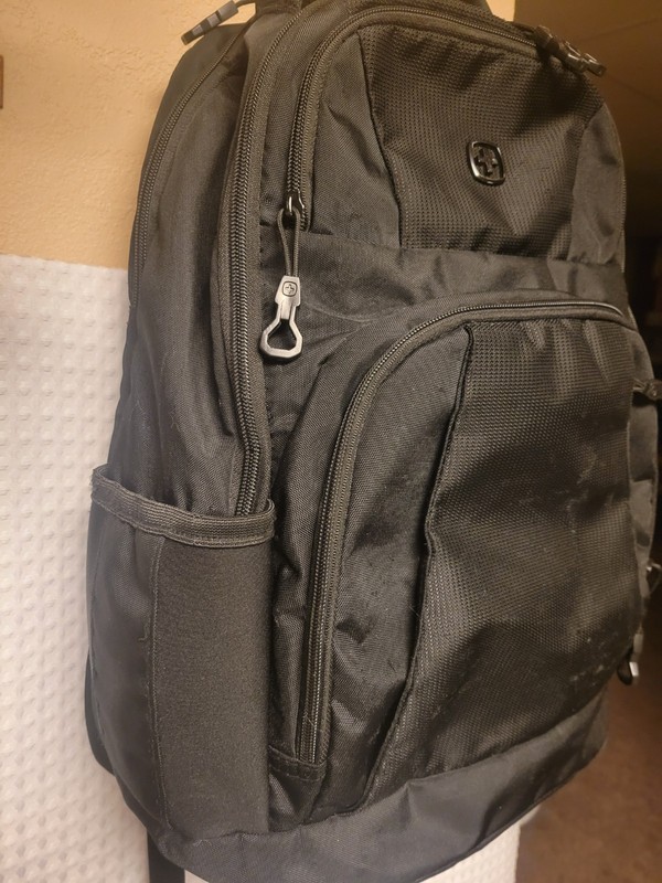 Swiss Gear Wenger Backpack with Multiple Compartments and Pockets. Black. 5