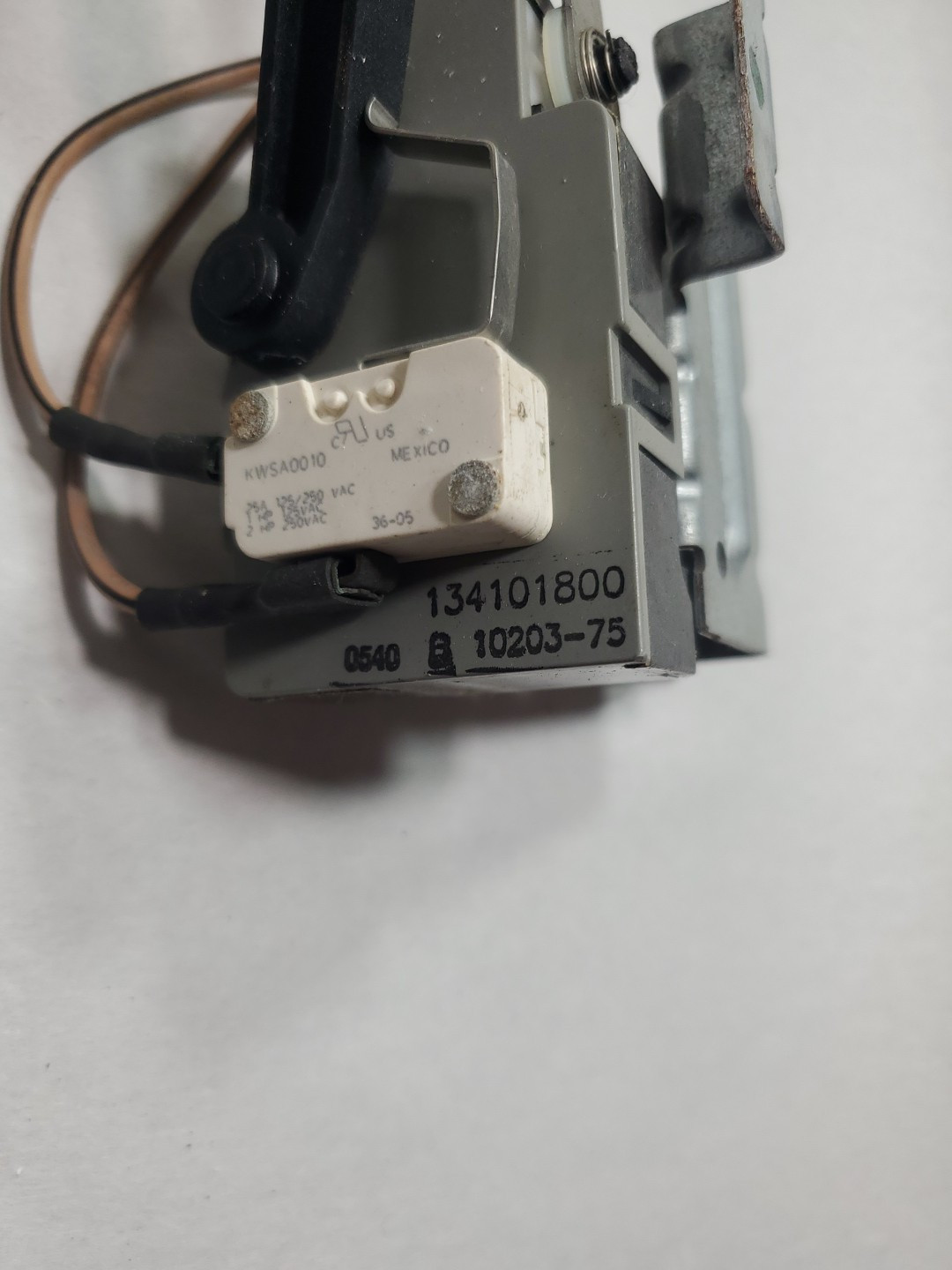 XPARTCO 134101800 Washer Door Lock Switch 131595100, 131675600 gallery
