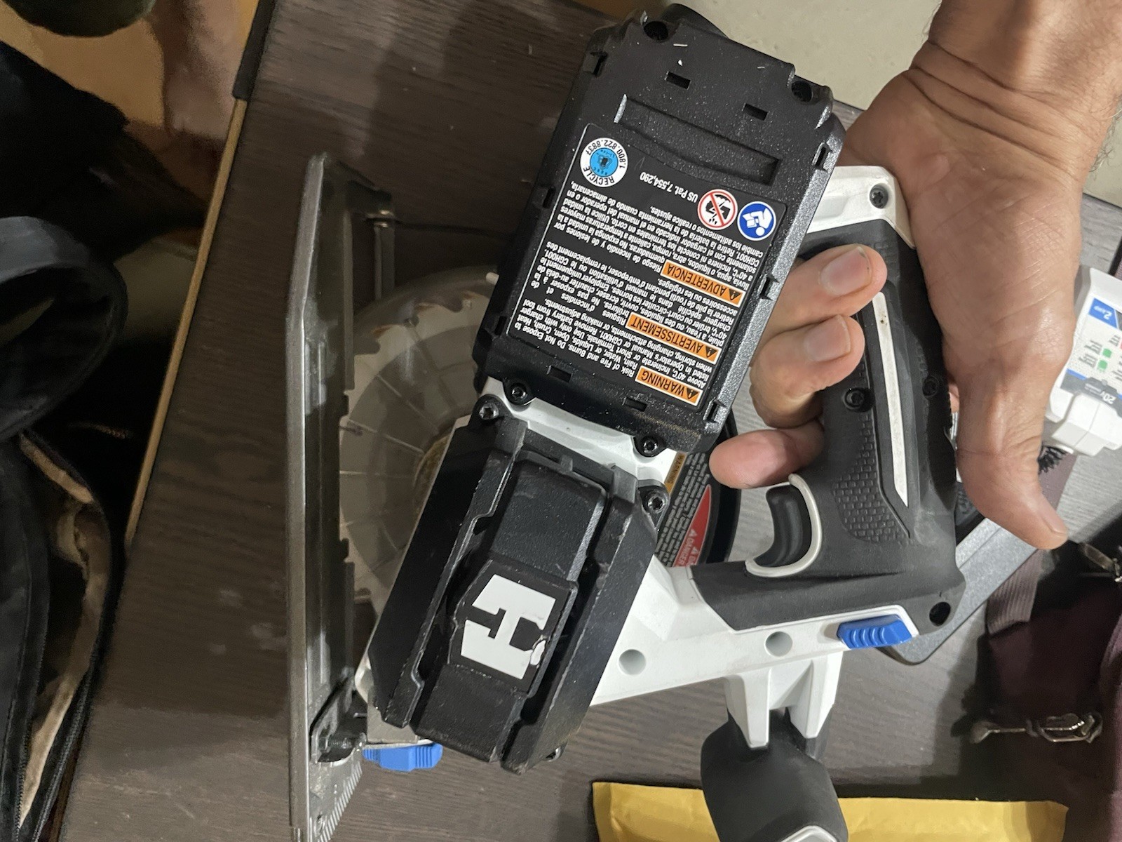 Hart HPCS01 Cordless Circular Saw (with New Charger And Battery) gallery