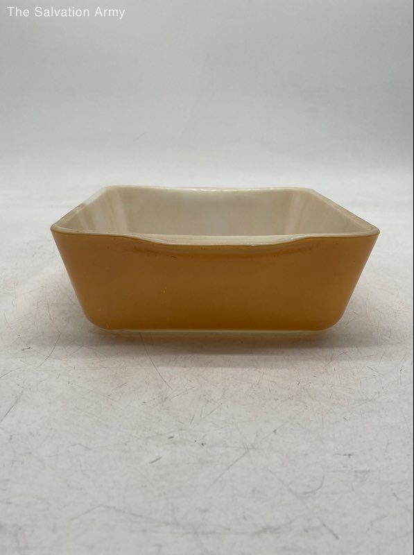 Vintage Pyrex Yellow 1.5 Quart Rectangle Shape Baking Casserole Dish gallery