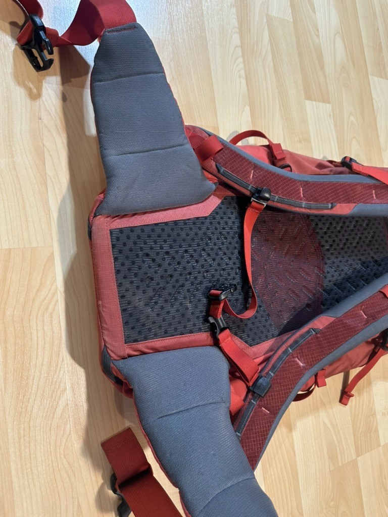 Patagonia Nine Trails Pack 28L – Red – Hiking Backpack 4
