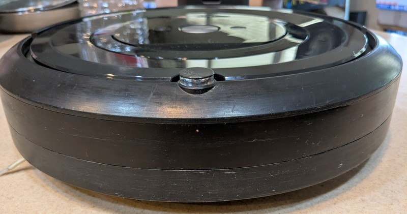iRobot Roomba E5 Robot Vacuum /charging base , Wi-Fi Connected gallery