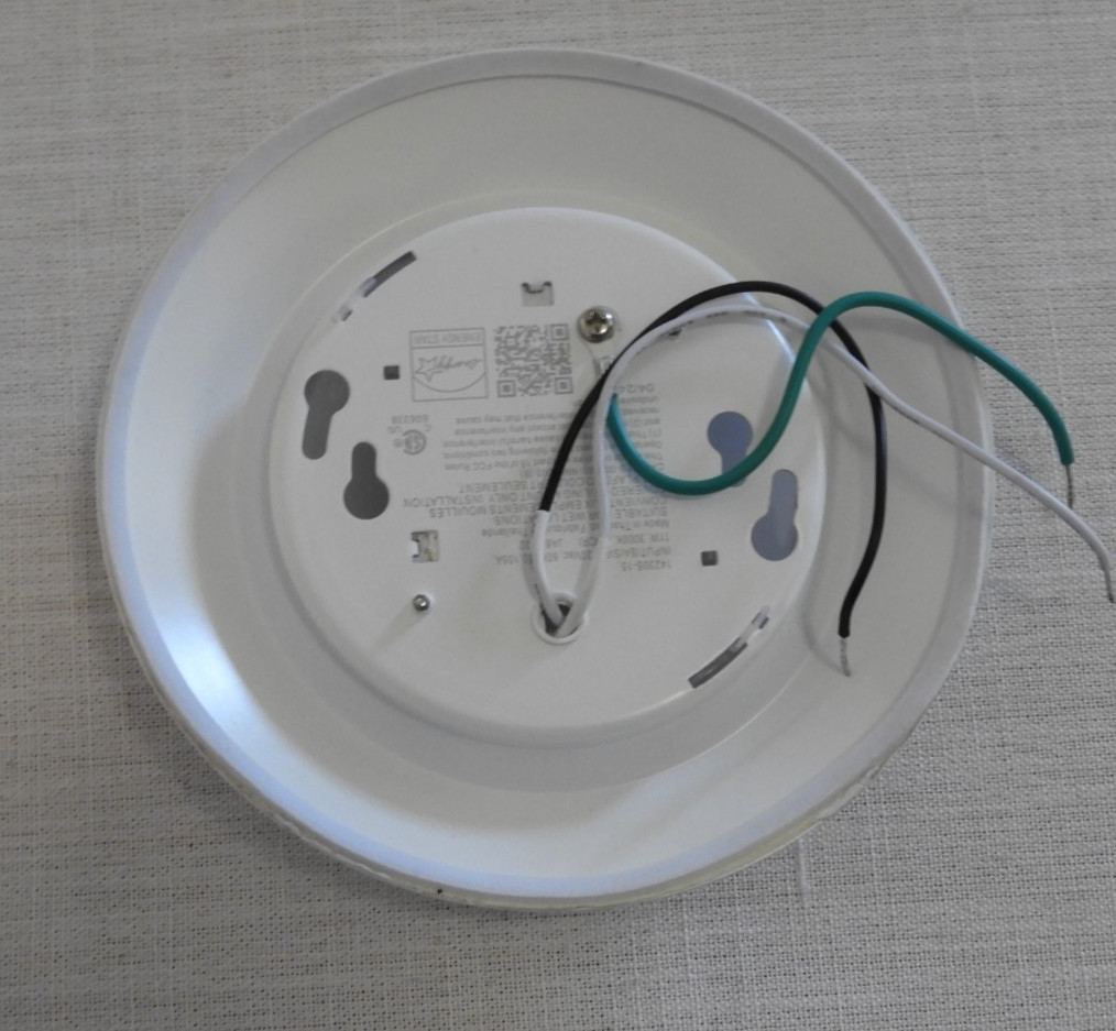 6in Generation Lighting 14550S-15 Traverse Round T24 3000K 90CRI White used gallery