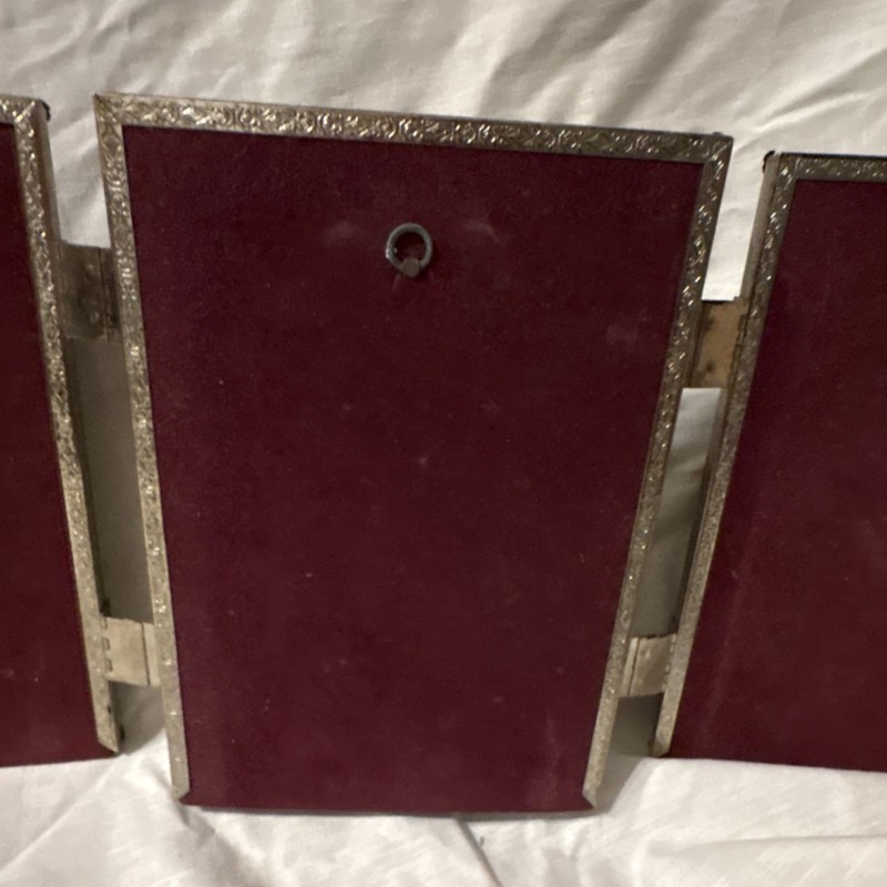 Ornate Silver Metal Tri-Fold Rectangle Picture Frame Vintage Less Than 12in gallery