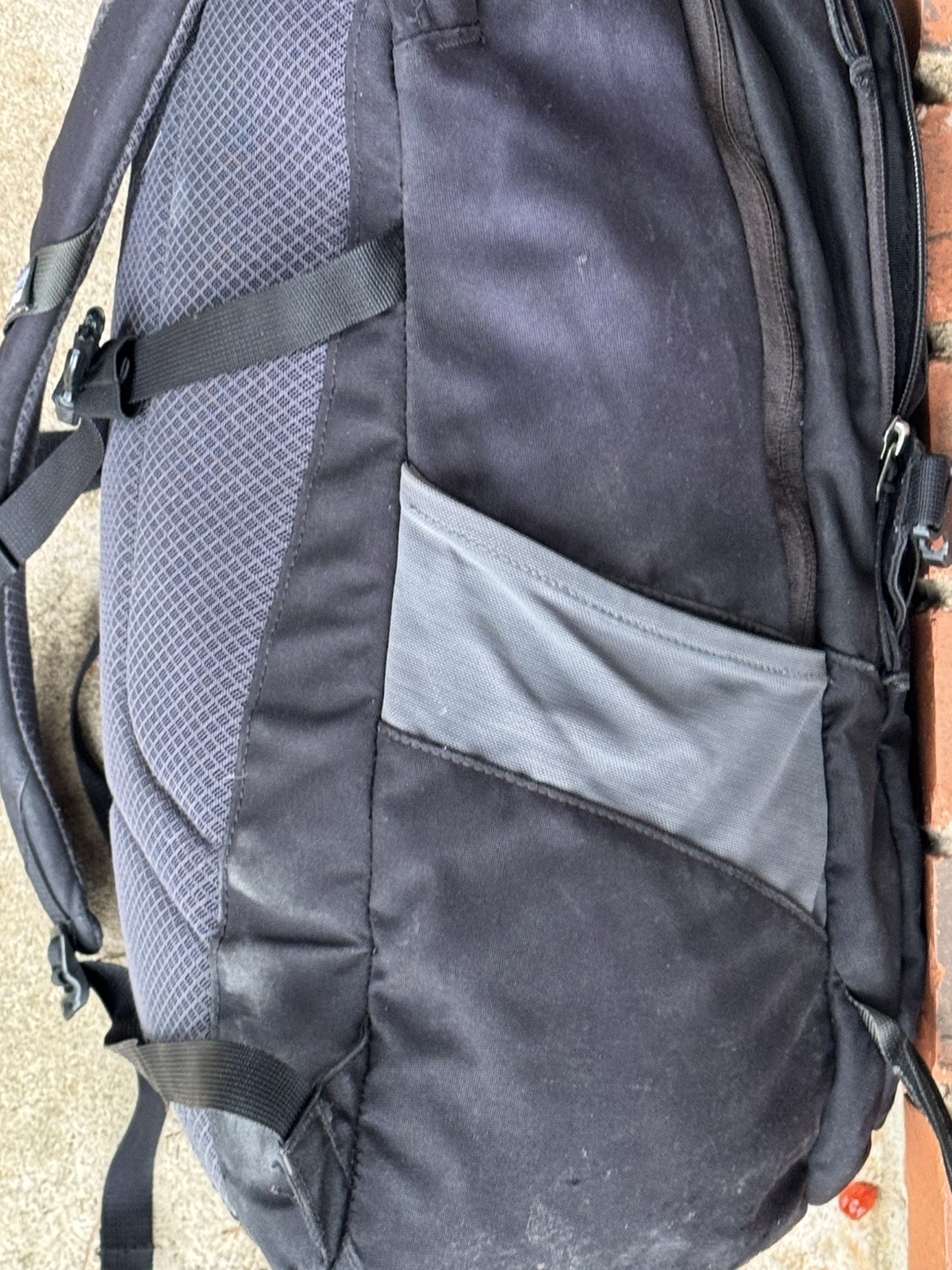 Patagonia Refugio 26L Black Day Pack Backpack Black 2