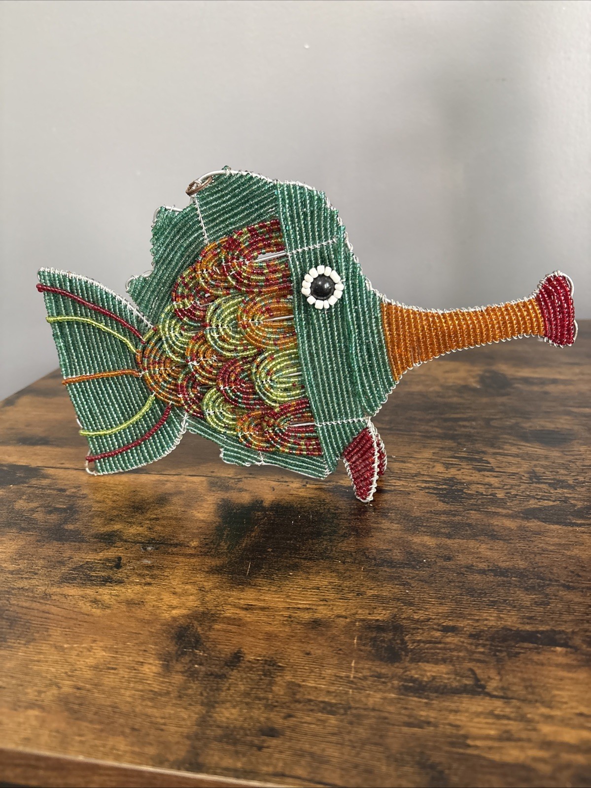 2015 BEADWORX BUTTON NOSE FISH GLASS & ACRYLIC BEADS APRX 7”H X 11”L gallery