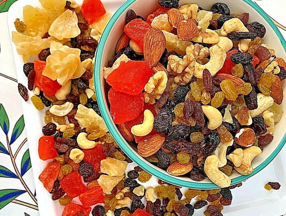 Trail Mix Pineapple, Papaya Chunk, Black, Golden Raisin Almond Cashews Walnut
