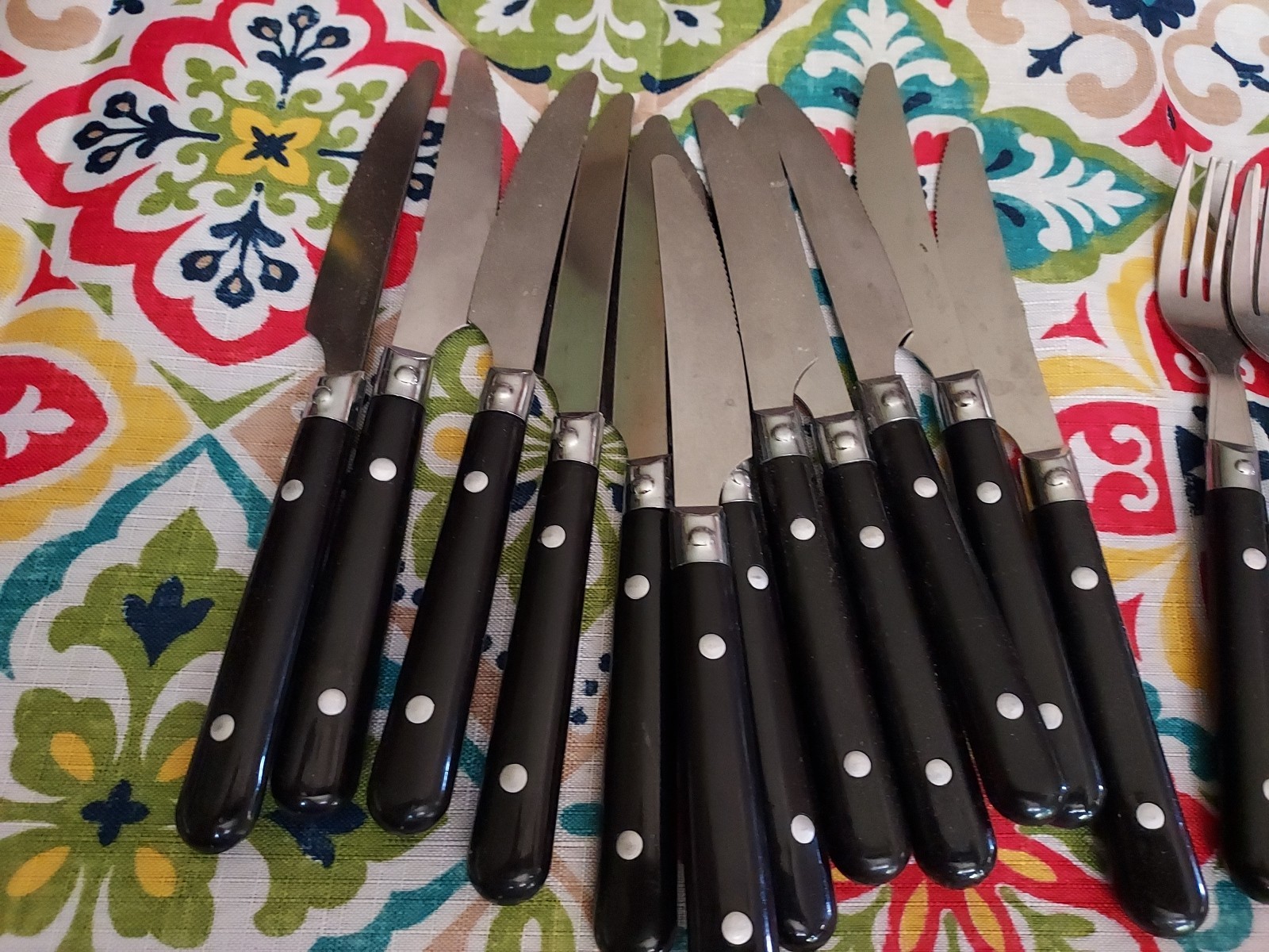 Read Discription 30 Pcs 12 Knives, 7 Forks, 11 SPOONS. Made In China gallery