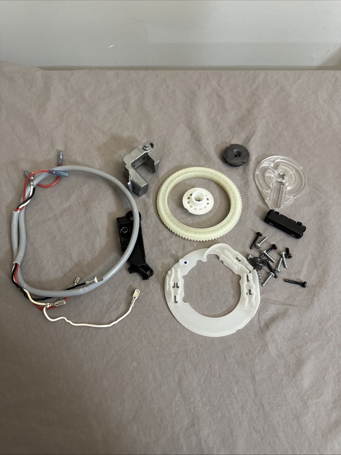 Dyson DC25 Misc Parts, Pieces, & Screws Lot OEM gallery