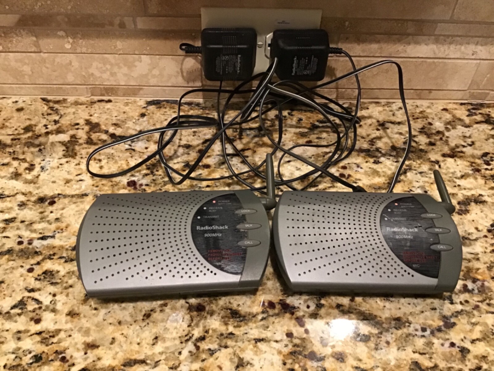 Radio Shack 43-3102 900 MHz Wireless Intercom with Power Adapters Lot Of 2 gallery