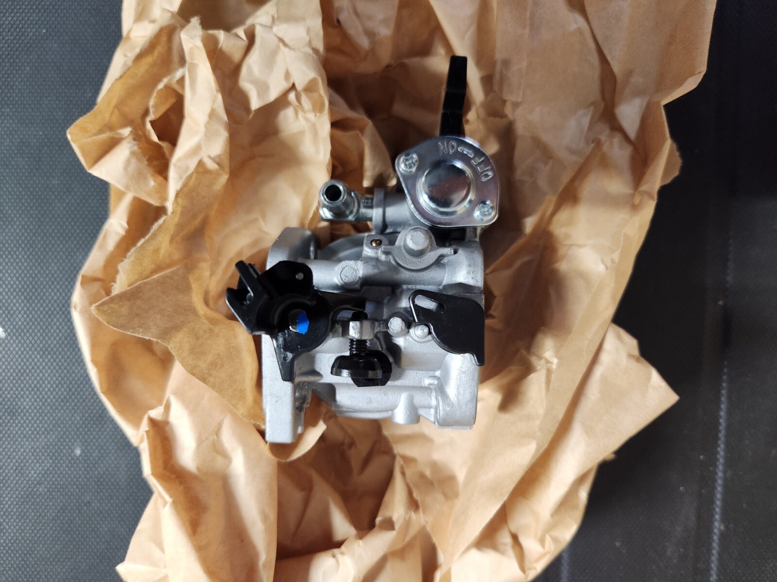 NEW Genuine OEM Briggs and Stratton 80014862 CARBURETOR Part# 596079 SHIPS FAST gallery