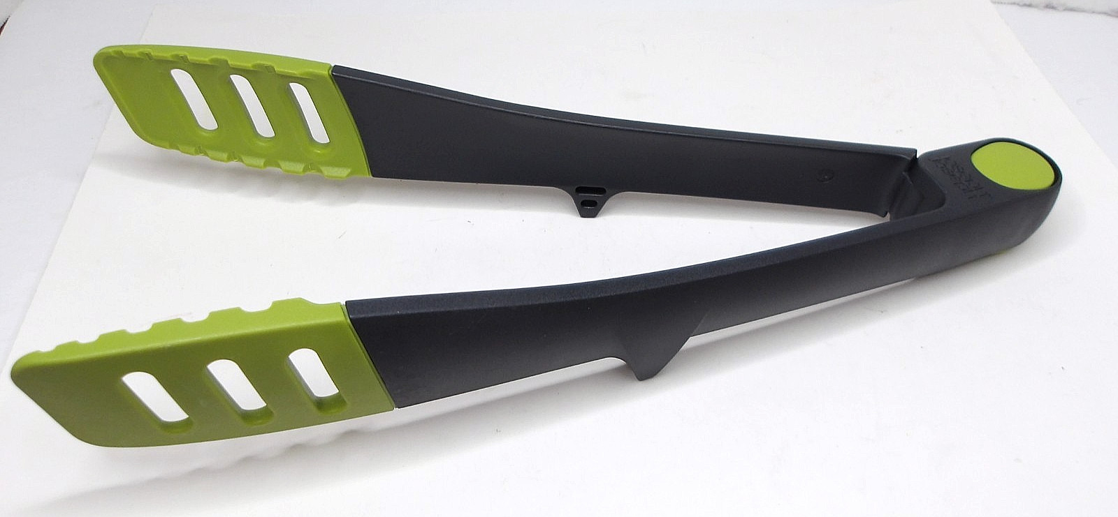 Joseph Joseph Elevated Tongs, Nylon, Dark Gray/Green, 12 in gallery