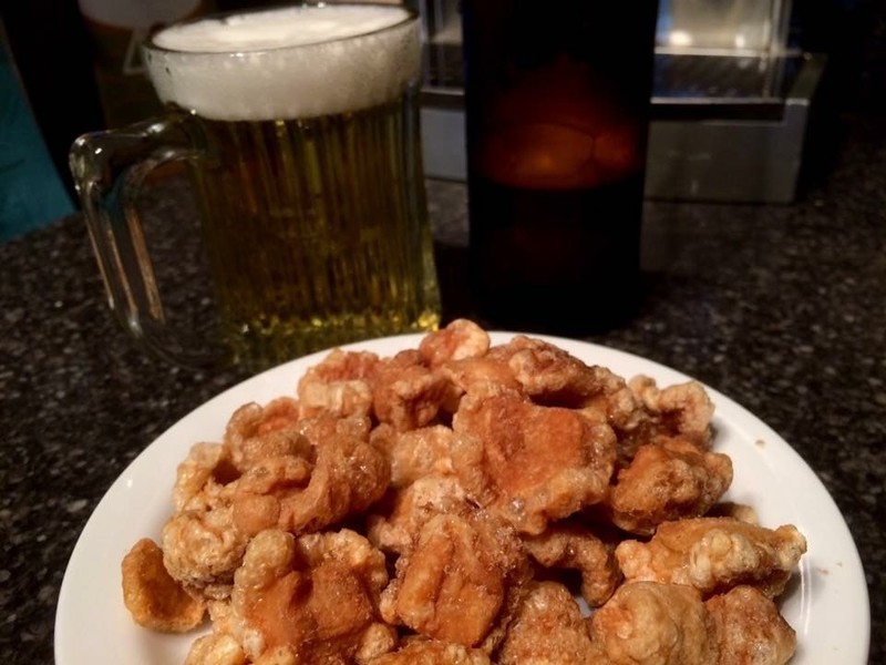 Mac's pork cracklins/chicharrones caseros fried out pork fat 8 oz X 6 Trays= 3Lb gallery