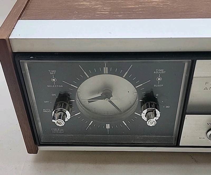 Sony Solid-State AM-FM Clock Radio Alarm Model 8FC-65W Telechron Tested Works gallery
