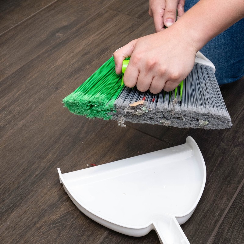 Precision Angle Broom and Dust Pan Green / White Clean Fibers Comb gallery