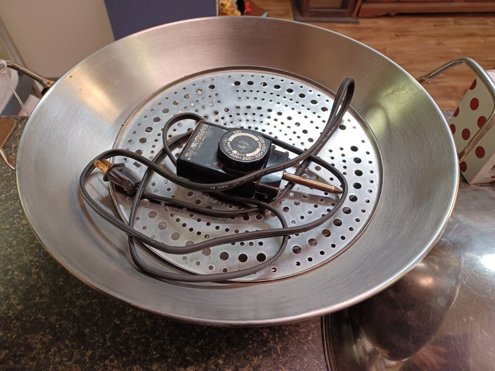 Farberware Electric Wok Model 303 Stainless Steel Dome Lid Cord & Rack - Tested gallery