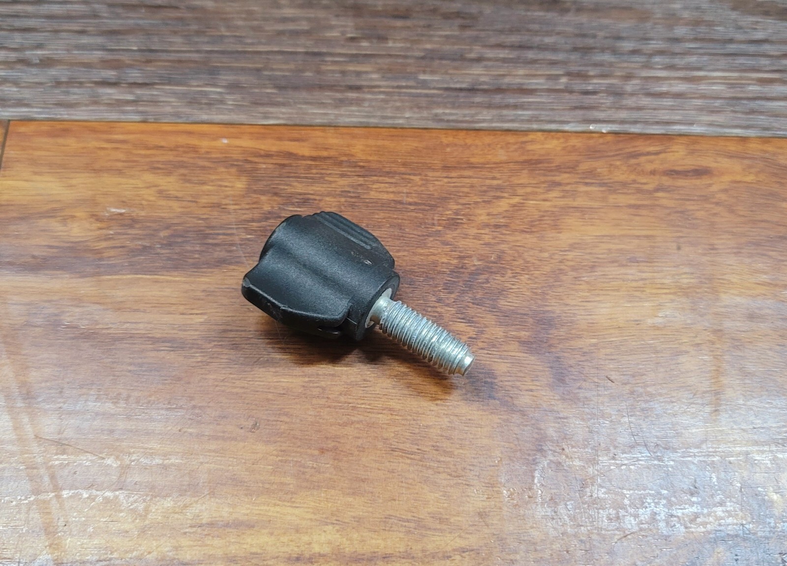Dewalt KNOB SCREW for DWS780 DWS779 DHS790 Miter Saw 147107-02 gallery