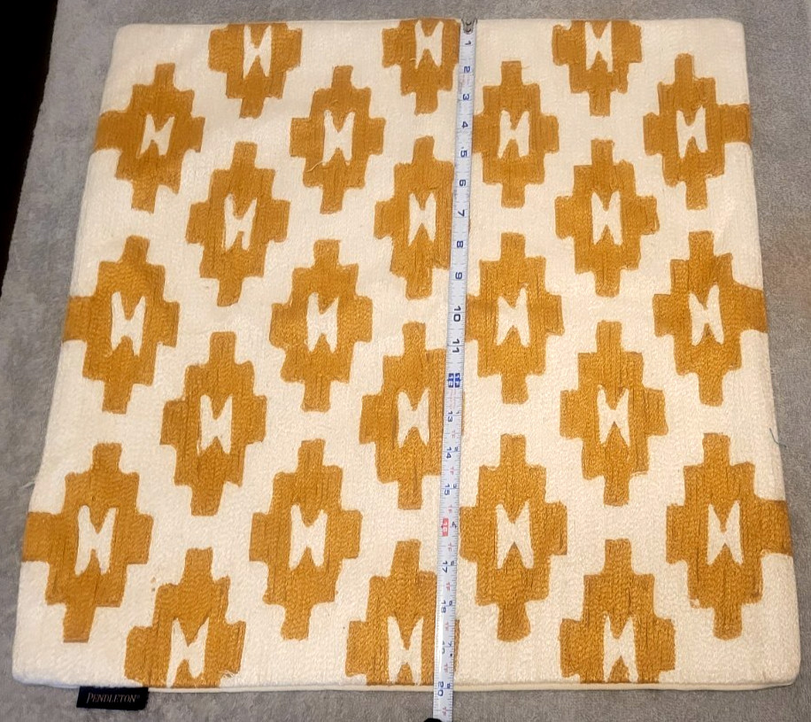 Pendleton Woolen Mills Geometric Native Design Sofa Pillow, 20"x20" - New no Tag
