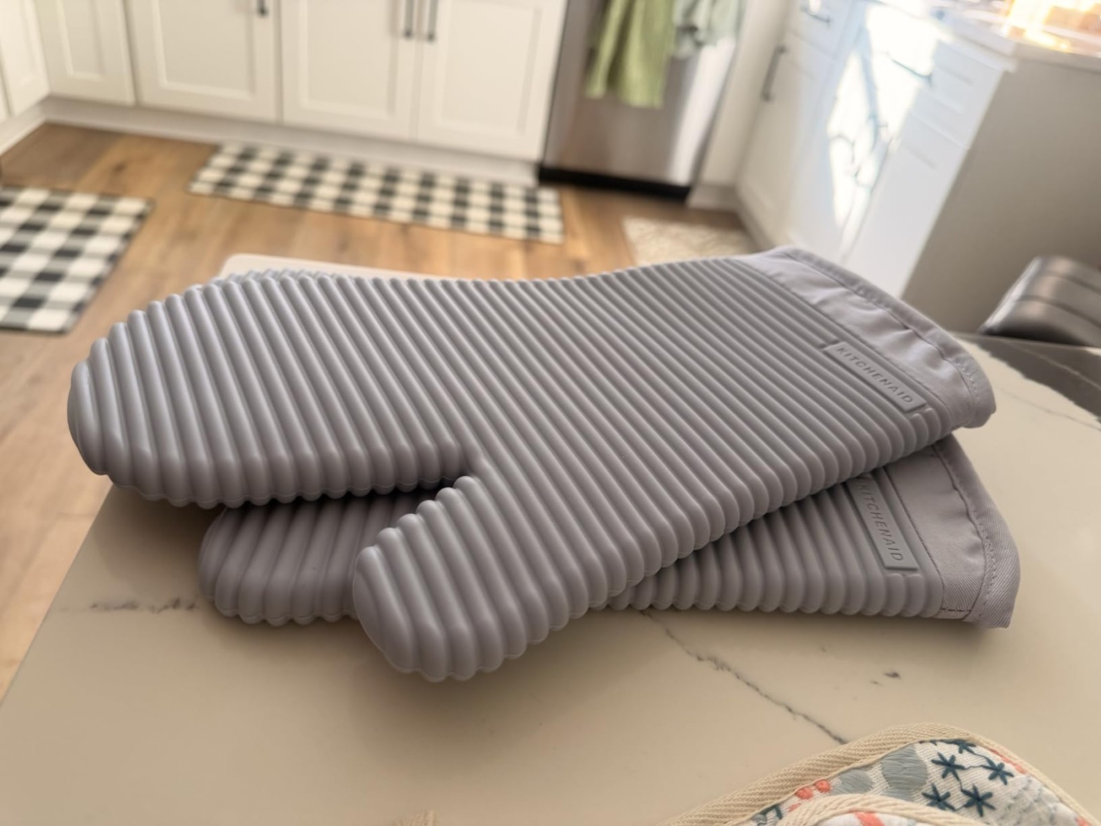 Ribbed Soft Silicone Oven Mitt 2-Pack Set gallery