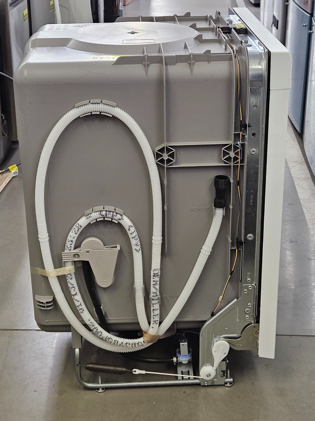 GE GDF460PGTWW 24" White Front Control Dishwasher NOB #161936 gallery
